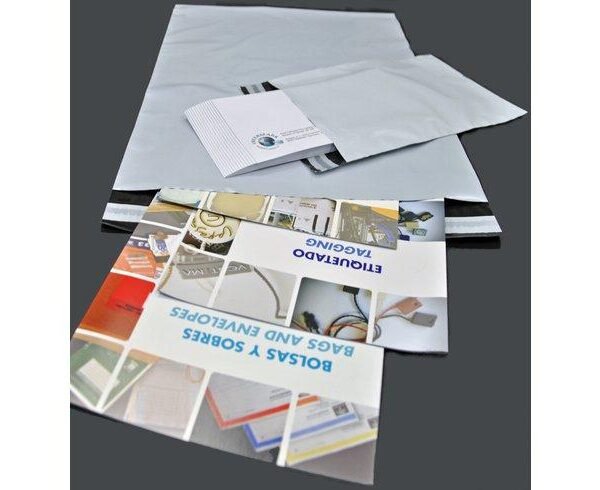 BOLSAS MENSAJERÍA ESTÁNDAR PLÁSTICO OPACO 350X450+40 SOLAPA BLANCO / INTERIOR NEGRO -PACK DE 100UD-